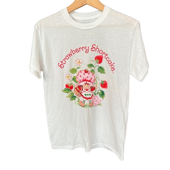 strawberry shortcake Tops - Strawberry shortcake t shirt white small